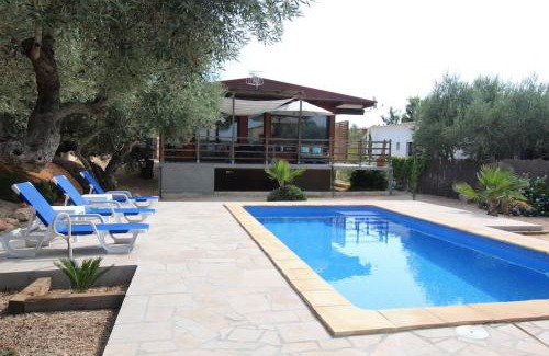 L'Ampolla Villa | Villa with private pool, L'Ampolla, garden and air conditioning.