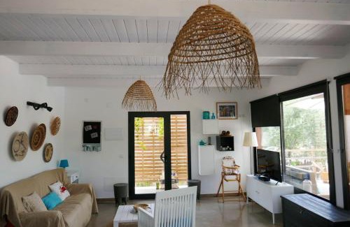 L'Ampolla Villa | Villa with private pool, L'Ampolla, garden and air conditioning.