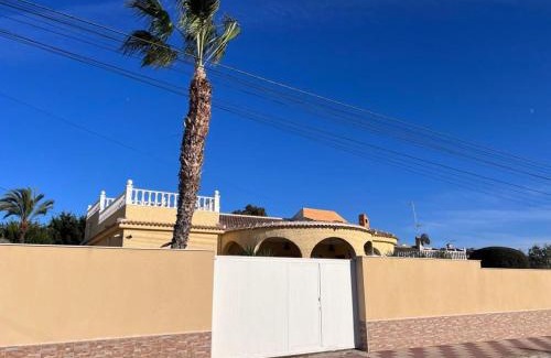 El Chaparral Ski Chalet | Villa with Private Pool in El Chaparral