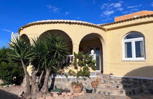El Chaparral Ski Chalet | Villa with Private Pool in El Chaparral