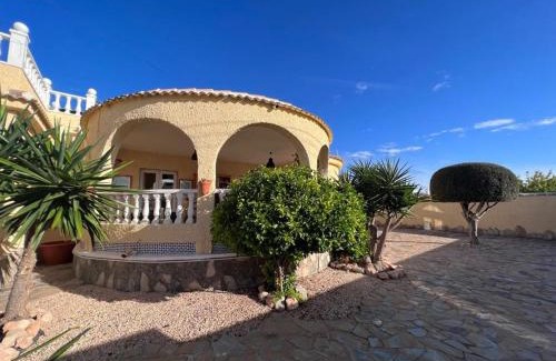 El Chaparral Ski Chalet | Villa with Private Pool in El Chaparral