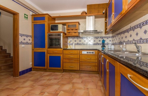 Manta Rota Ski Chalet | Villa with private pool and patio 800m from the beach by AlgarveManta (9V3)