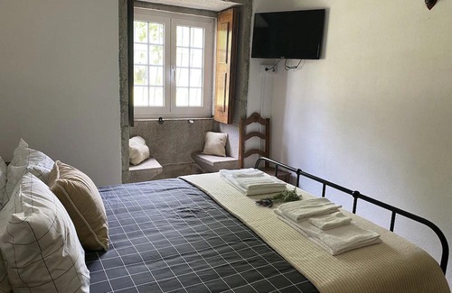 Ponte de Lima Villa | VILLA WITH PRIVATE POOL for 14 persons