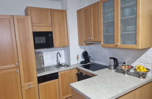 Liesing House | Villa with private Sauna & Jacuzzi - 8 min from Schloss Schönbrunn