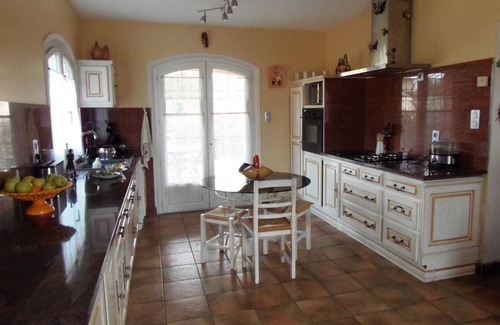Arles Villa | VILLA WITH PRIVATE SWIMMING POOL