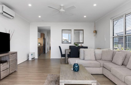Caves Beach House | Villa with Seaside Soul - Newly Renovated