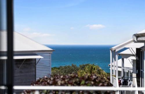 Caves Beach House | Villa with Seaside Soul Newly Renovated