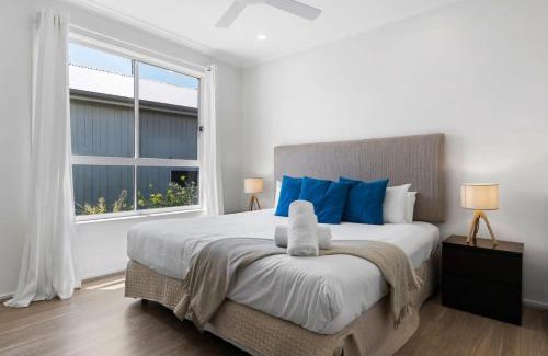 Caves Beach House | Villa with Seaside Soul Newly Renovated