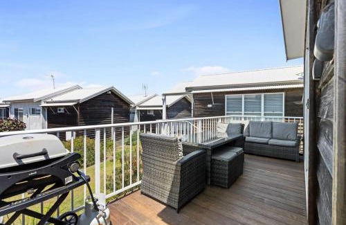Caves Beach House | Villa with Seaside Soul Newly Renovated