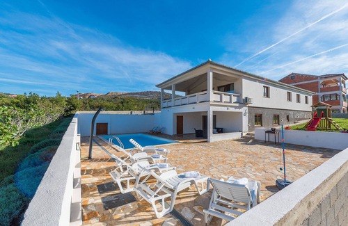 Rovanjska Villa | Villa with swimming pool near the beach