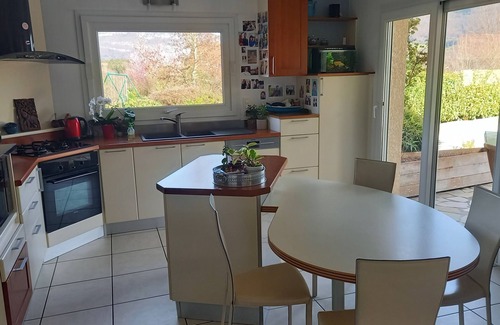 Annecy-le-Vieux Villa | Villa with swimming pool, south-facing enclosed garden and beautiful mountain view