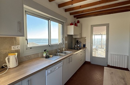 Longeville-sur-Mer Villa | Villa with veranda on the sea front with exceptional views
