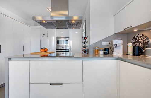 Pedreguer Villa | Villa 'Y Vita La Sella' with Sea View, Wi-Fi and Air Conditioning