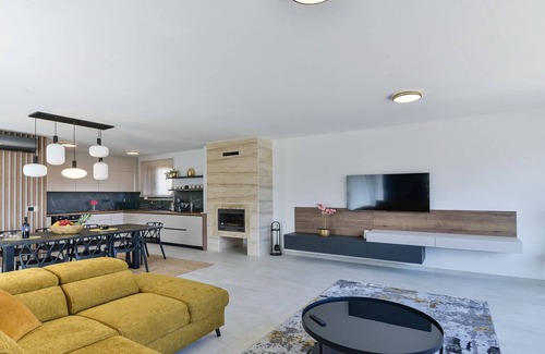 Vinjerac Villa | Villa Zariva with pool and panoramic mountain and