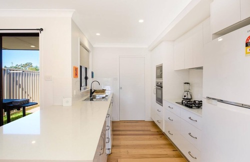 Culburra Beach Villa | Villa Zelma - Pet Friendly - 4 Min Walk to Beach