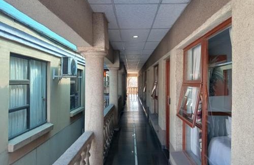 Emalahleni House | Villaanne Boutique Guesthouse