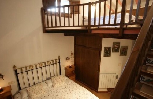 Santa Pau Cottage | Village apartment for 12-14 people, in the historic-medieval center