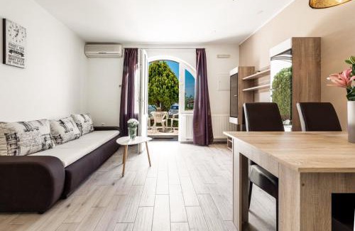 Pridvorje Apartment | Village apartments Mimi