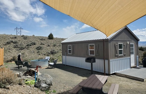 Whitehall Cabin | Village Cabin 4 sleeps up to 6