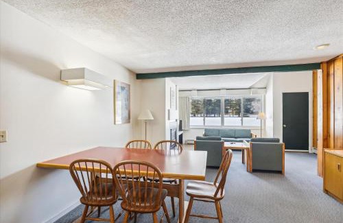 Stowe Area House | Village Green 8D
