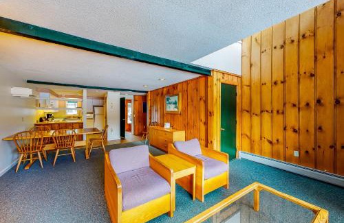 Stowe Area Apartment | Village Green II