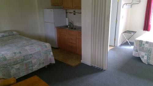 South Yarmouth Hotel | VILLAGE GREEN MOTEL