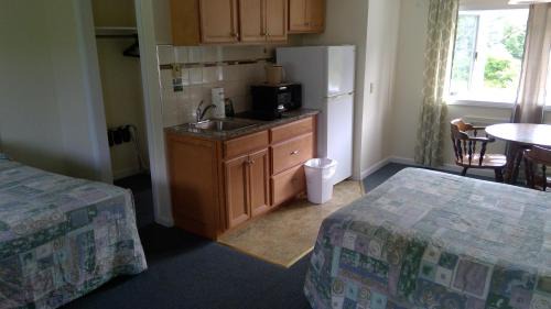 South Yarmouth Hotel | VILLAGE GREEN MOTEL