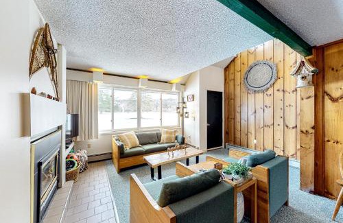 Stowe Area Apartment | Village Green Unit 8F