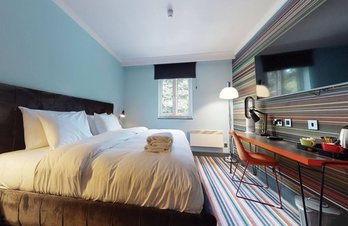 Headingley Hotel | Village Hotel Leeds North