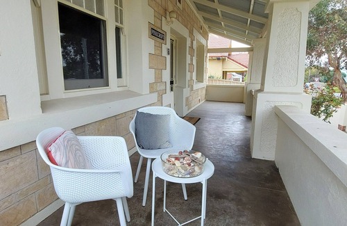 Port Elliot House | Village lifestyle by the sea