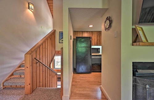 Lincoln Condo | Village of Loon Mtn Condo w/Fireplace & Balcony!