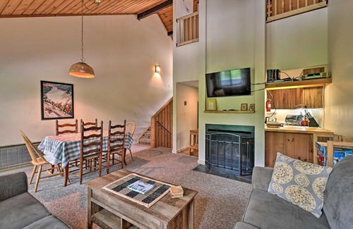 Lincoln Apartment | Village of Loon Mtn Condo with Fireplace and Balcony!