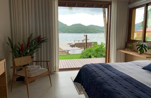 Vila Velha House | Village with excellent location and services