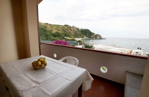 Ricadi RV Rental | Villaggio Hotel Quattro Scogli