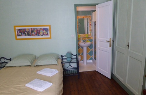 L'Ile-d'Elle House | Villanelle - Niki room, at the center of your desires