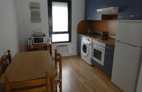 Villanua Apartment | VILLANUA ACOGEDOR PISO CON GARAJE, PADEL Y PISCINA