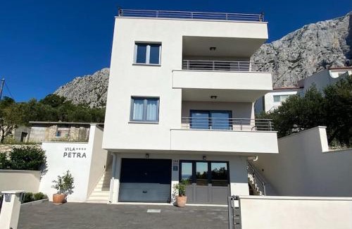 Veliko Brdo Villa | VillaPetra ; Veliko Brdo