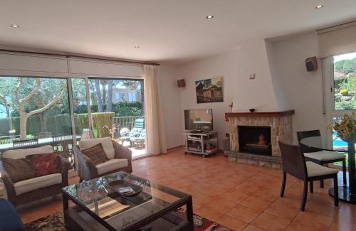 Sant Feliu de Guixols House | VILLAS COSETTE CAMI DE LES PENYES Con piscina y wifi en Sant Feliu de Guíxols - ES-209-80