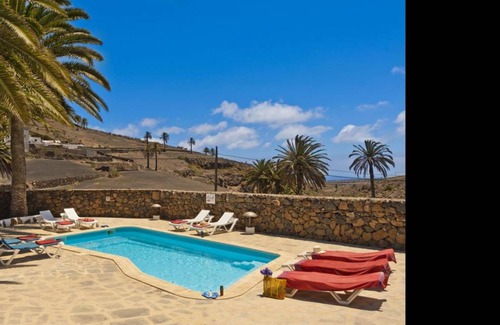 Haria Villa | Villas Finca la Crucita 3 Bedrooms TT Share Pool
