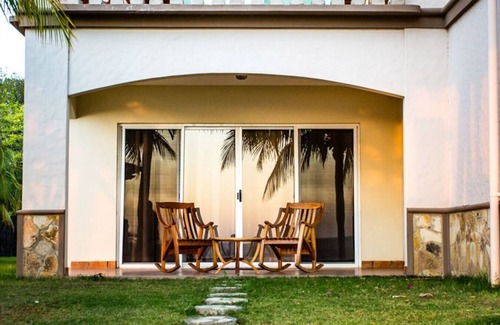 Rancho Santana Condo | Villas Iguana A-13: Beachfront Condo