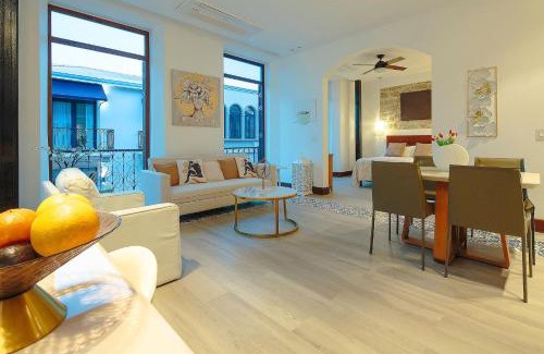 Casco Viejo Apartment | Villas La Fontana Amplias ApartaSuite-piscina 201