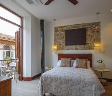 Casco Viejo Apartment | Villas La Fontana Amplias ApartaSuite-piscina 201