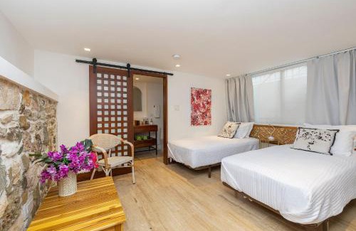 Casco Viejo Apartment | Villas La Fontana Amplias ApartaSuite-piscina 103