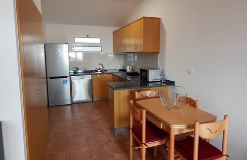 Santa Cruz Ski Chalet | Villas Madalena - Excelent House T2 Sea View and Wi-fi
