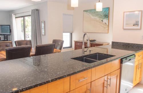 Clearwater Beach Apartment | Villas of Clearwater Beach 4B Steps from the Beach