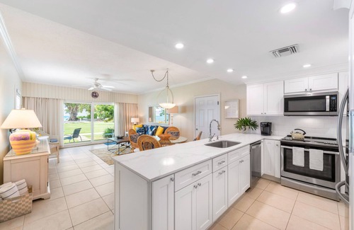 Seven Mile Beach Apartment | Villas of the Galleon