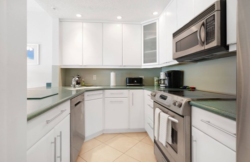 Seven Mile Beach Apartment | Villas of the Galleon