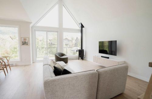 Beaupre Ski Chalet | Villas Perspectives Spa and Mountain
