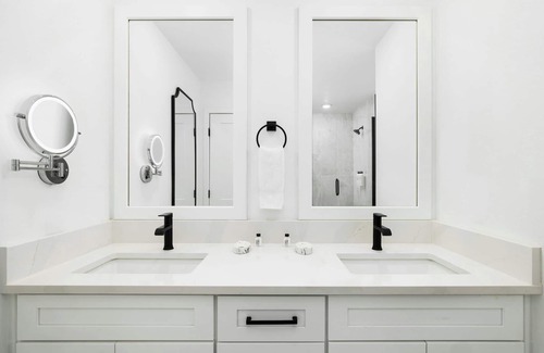 Florida Center Hotel | Villatel Orlando Resort, Apartments by Marriott Bonvoy