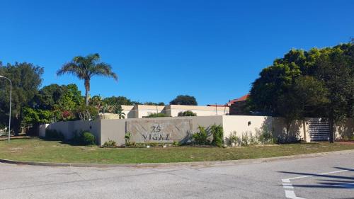 Summerstrand Bed & Breakfast | VillaVin at 25 Vigne